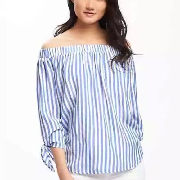 Old Navy Tops - 🍾 Old Navy Off Shoulder Top